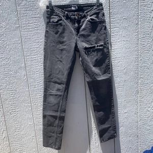asos denim dark gray vintage inspired distressed mom jeans size 28/ small